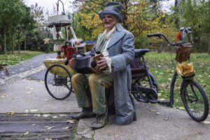 Compagnie_Dailleurs_Les_Passeurs_de_reves_theatre_de_rue_poetique