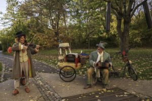 Compagnie_Dailleurs_Les_Passeurs_de_reves_theatre_de_rue_poetique