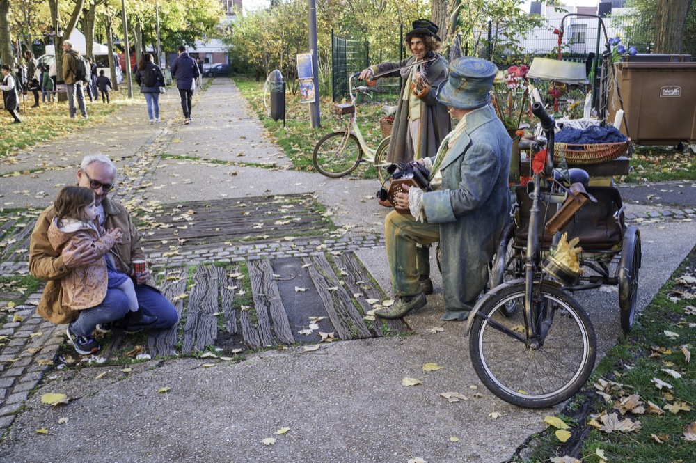 Compagnie_Dailleurs_Les_Passeurs_de_reves_theatre_de_rue_poetique