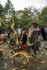 Compagnie_Dailleurs_Les_Passeurs_de_reves_theatre_de_rue_poetique