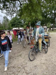 Compagnie_Dailleurs_Les_Passeurs_de_reves_theatre_de_rue_poetique