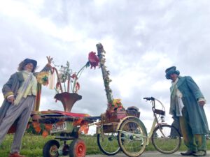 Compagnie_Dailleurs_Les_Passeurs_de_reves_theatre_de_rue_poetique