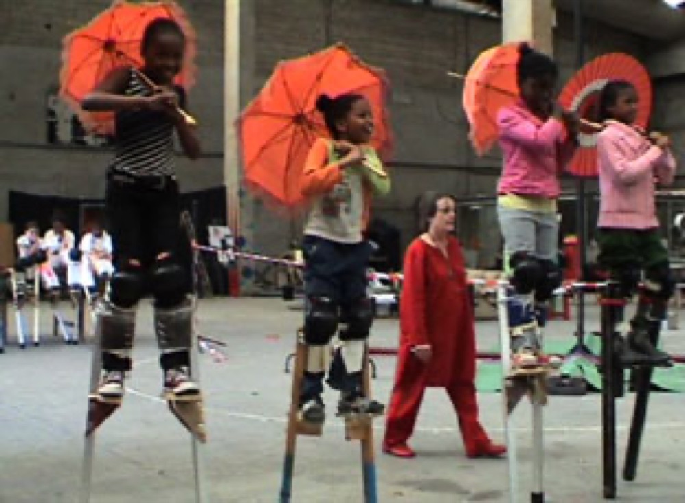 Stage échasses et personnages